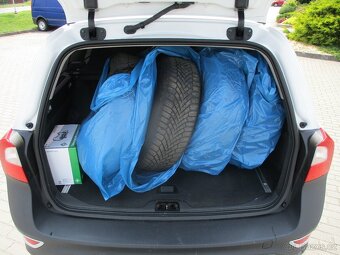 Volvo XC70 2,4D5 120KW Momentum Man. AWD 2012 DPH - 18