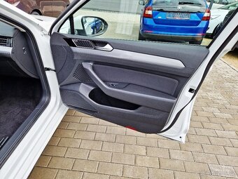 VW Passat Business, 2.0 TDi (140 kW), 129 tis. km, LED,tažné - 18