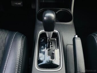 Mitsubishi Outlander 2.2Di-D 4x4 AUTOMAT SENZORY SERVISKA - 18