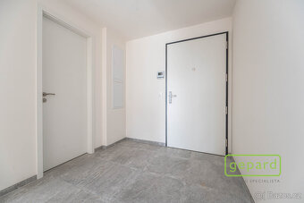 Pronájem bytu 2+kk, 52,8 m2, balkon, sklep a garážové stání - 18