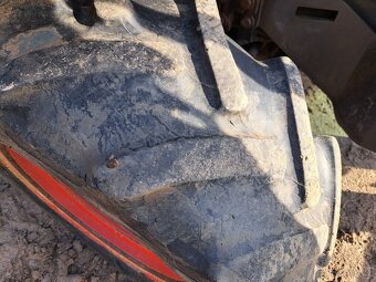 CLAAS NEXOS 240F 4X4 - 18