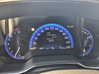 Toyota Corolla - hatchback - 18