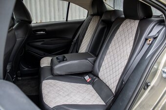 Toyota Corolla sedan Comfort tech style 92kw - 18