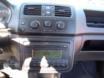 Škoda Fabia 1.4i 16V kombi 85koní r.v.9/2008 - 18