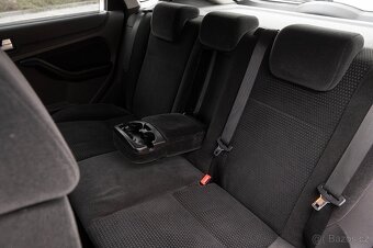 FORD FOCUS Ghia 1.6 85kw NOVÁ STK - 18