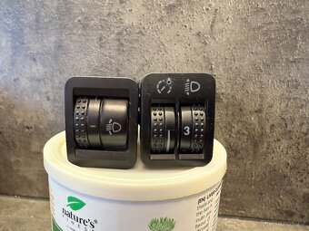 Ovladače,vypínače - 18