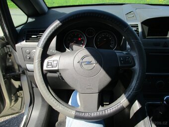 OPEL ZAFIRA 2.2 i - Tažné zařízení, 7 míst - 18