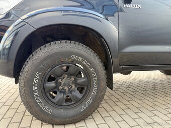 Toyota HILUX 3.0 4x4 MANUÁL UZÁVĚRKA NAVIJÁK - 18