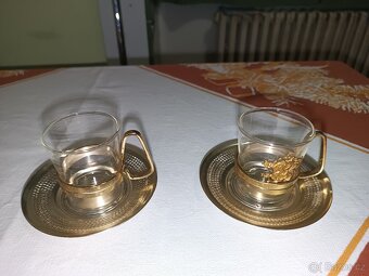 hrnečky skleničky a šálky s podšálky - 18