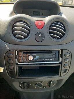 Prodám Citroen C3 1,4 benzín, r.v. 2/2004, 183.500km - 18