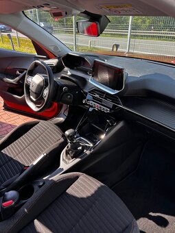 Peugeot 2008 1.2 PureTech 96 kW 2020 - 18
