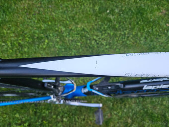 Karbonová silnička LAPIERRE, rám 23" - 18