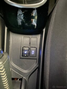 Toyota Yaris 1.5 Selection, man.převodovka, r.v 2019 - 18
