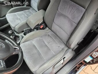 VW Touran 2.0 TDI 103W,1.Majitel,Highline,Xenon,Serviska. - 18