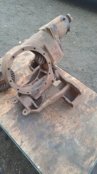 Prodám přední konzoly a skříň ZETOR - 18