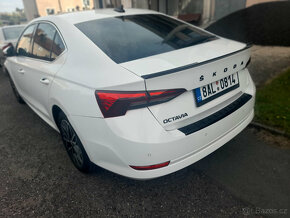 SKODA OCTAVIA 4 IV spoiler kridlo lipko na kufor - 18