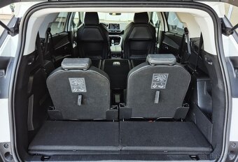 PEUGEOT 5008 96KW AUTOMAT TAŽNÉ ZAŘ. 7 MÍST SERVIS PEUGEOT - 18