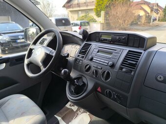 VW TRANSPORTER CARAVELLE 2,5 TDi LONG-9-míst - 18