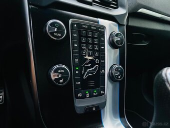 Volvo V40 1.6i T3 110KW R-DESIGN VÝHŘEV KAMERA SERVISKA - 18