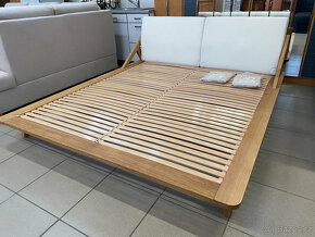 Nová dubová moderní postel Ellenberger - 18