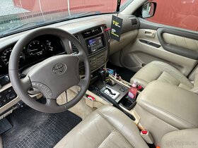 Toyota Land Cruiser VX 100 - 18