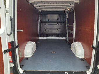 CRAFTER 2,0 TDI 130 KW DSG KLIMA - 18
