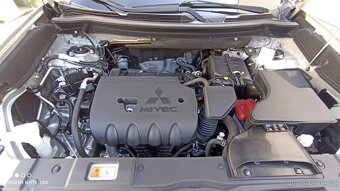 MITSUBISHI  OUTLANDER   2,0   MIVEC   4WD   CVT - 18