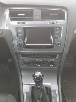 VW Golf 7 1.6TDI kombi, 77kW, 4/2016, servisní knížka - 18