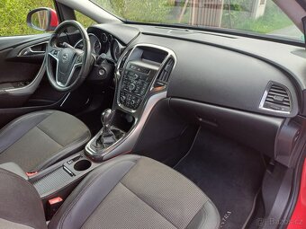 Benzínová Opel Astra 74066km... rok 2010 - 18