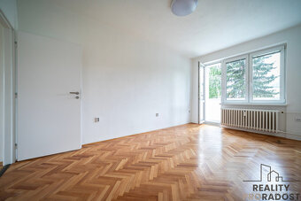 Pronájem bytu 2+1 po kompletní rekonstrukci s balkónem na ul - 18