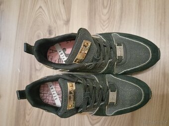 Různé značky a druhy bot - 18