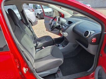 Toyota Aygo 1.0i 50KW Cool ,5 Dveří - 18