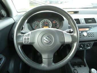 Suzuki Swift 1.3i 68 kW 4x4, klima, serviska - 18