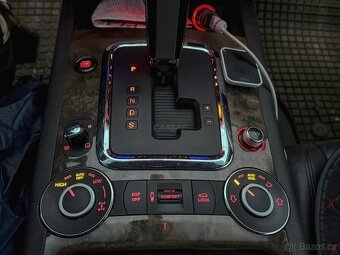 Volkswagen Touareg R-LINE 3.0TDI 176KW plná výbava - 18