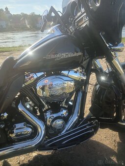 Harley Davidson Electra Glide - 18