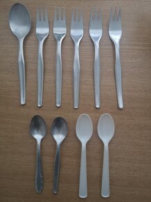 Hrníčky,květináče,popelníky,příbory-zbytky různé,.... - 18