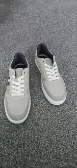 Prodám více párů bot NOVÉ - 18