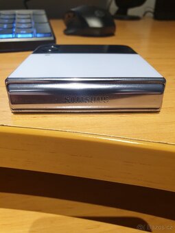 Samsung Galaxy Z FLIP 4 - 18