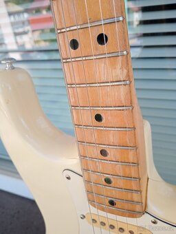 52 až 55 ročná vintage Maya Stratocaster (70. roky) - Japan - 18