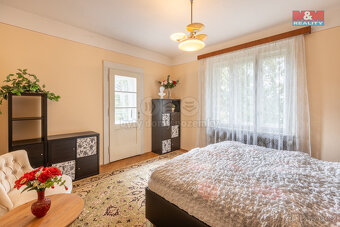 Prodej rodinného domu, 269 m², Jesenice, ul. Zahradní - 18