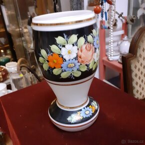 Starožitná váza z mléčného skla - 18