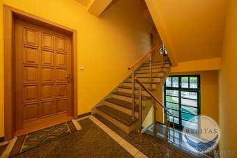 Prodej bytu 3+kk 98 m² s garáží - 18