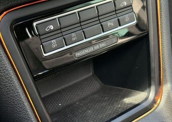 Volkswagen Sharan 2,0 DSG PANO LED 7MÍST ROZVODY nafta - 18