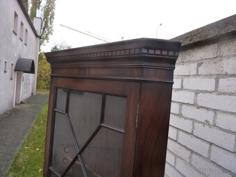 Rohová vitrína 46 x 46 cm - 18