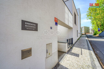 Prodej bytu 1+kk, 39 m², Praha, ul. Mošnova + park. stání - 18
