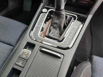 VW Passat B8 GTE Variant 1.4TSI 160kW DSG - záruka Autodraft - 18