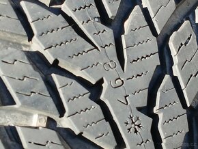 Pěkná zimní kola Peugeot 208, Nokian 185/65/15 8mm - 18