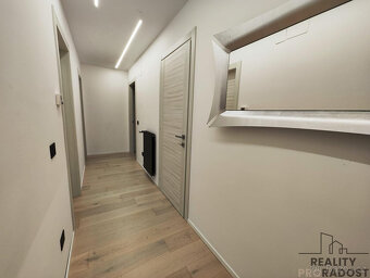 Prodej bytu 5+kk 274 m² Città Sant'Angelo, Itálie - 18