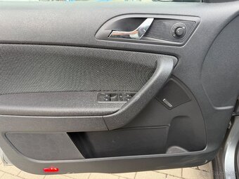 Škoda YETI 2.0 TDi CR KLIMA SENZORY VYHŘ. SEDAČKY SENZORY - 18