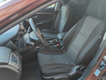 2012 Hyundai i30 - mnoho komfortních úprav - 18